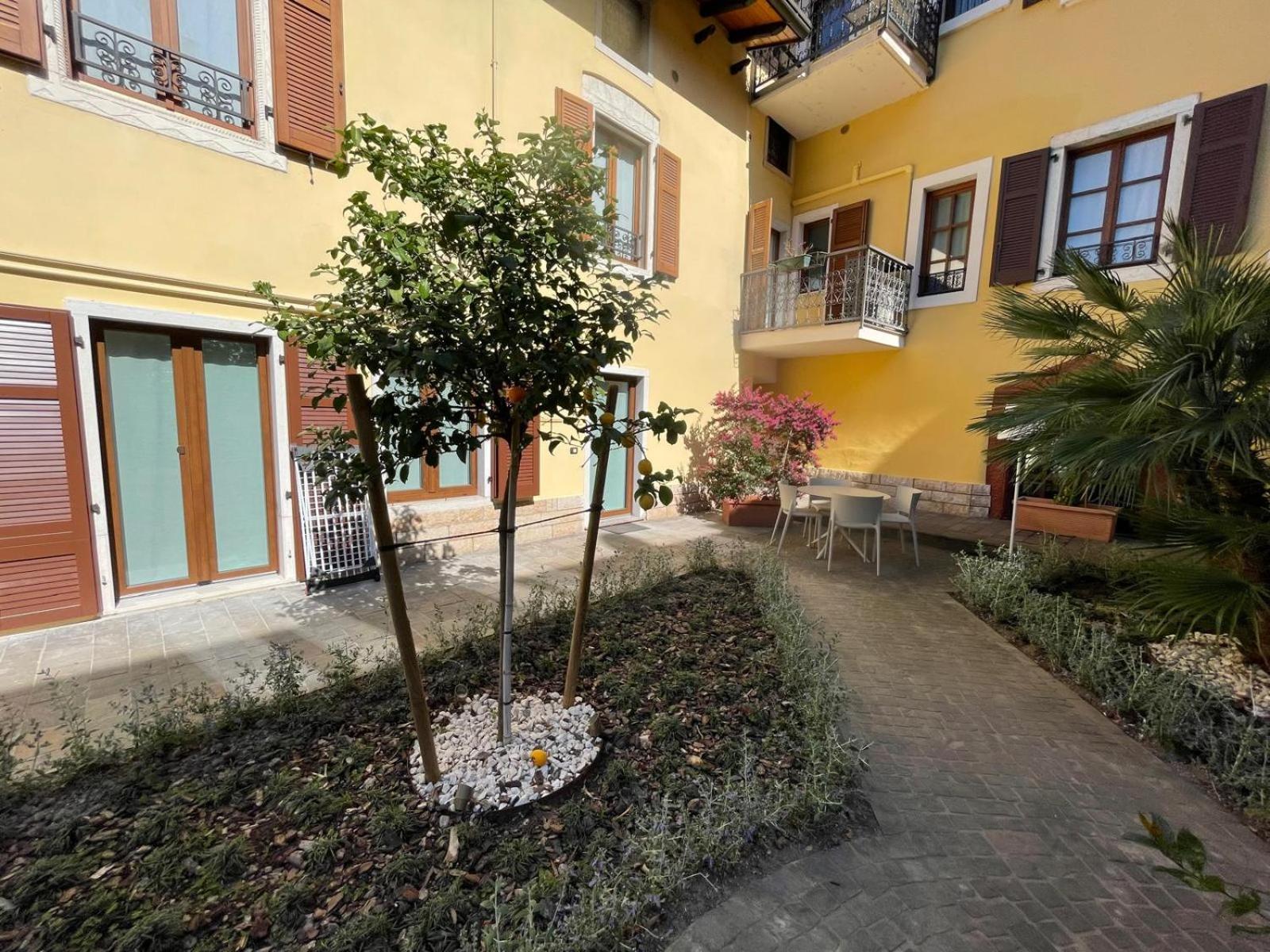 Residence Villa Degli Aranci リーヴァ・デル・ガルダ エクステリア 写真